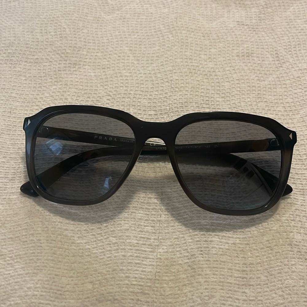 PRADA SPR01R Sunglasses in color TKT3C2
